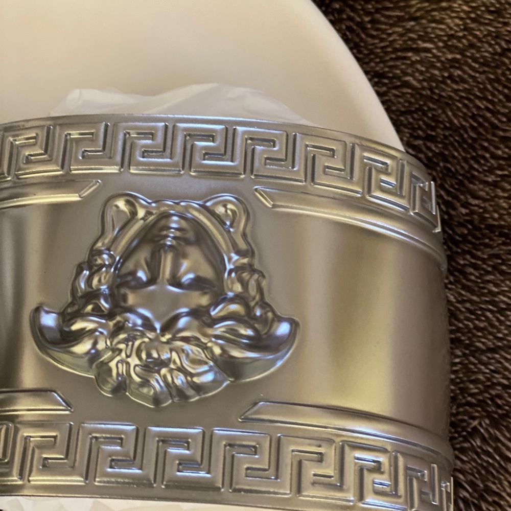 GORGEOUS VERSACE MEDUSA SLIDES - Picture 3 of 8